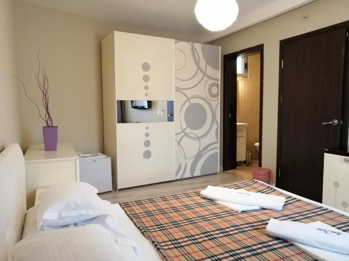 Apartments And Rooms Grand Palazzo بودفا المظهر الخارجي الصورة