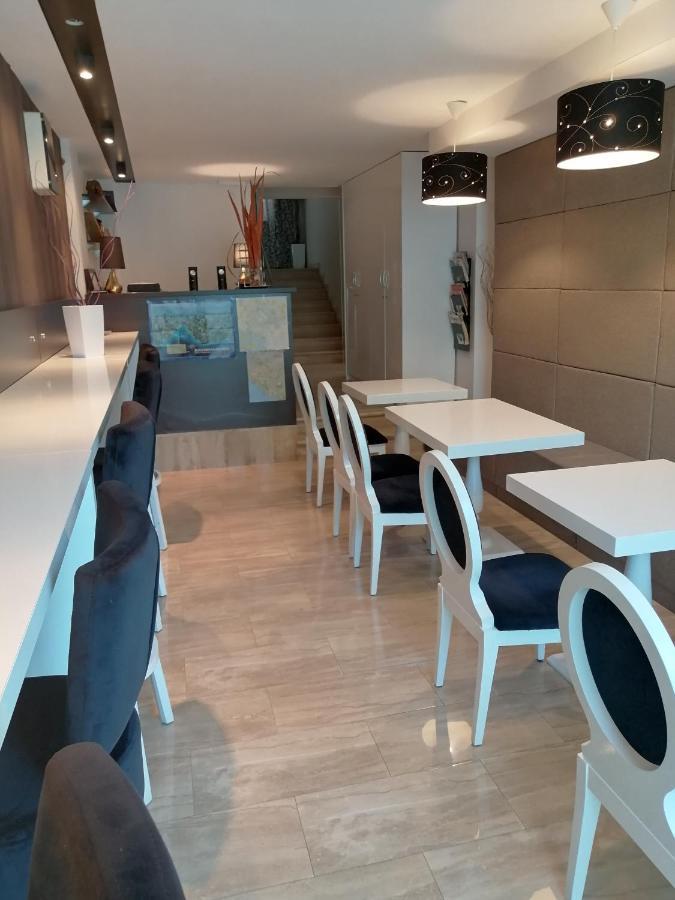 Apartments And Rooms Grand Palazzo بودفا المظهر الخارجي الصورة