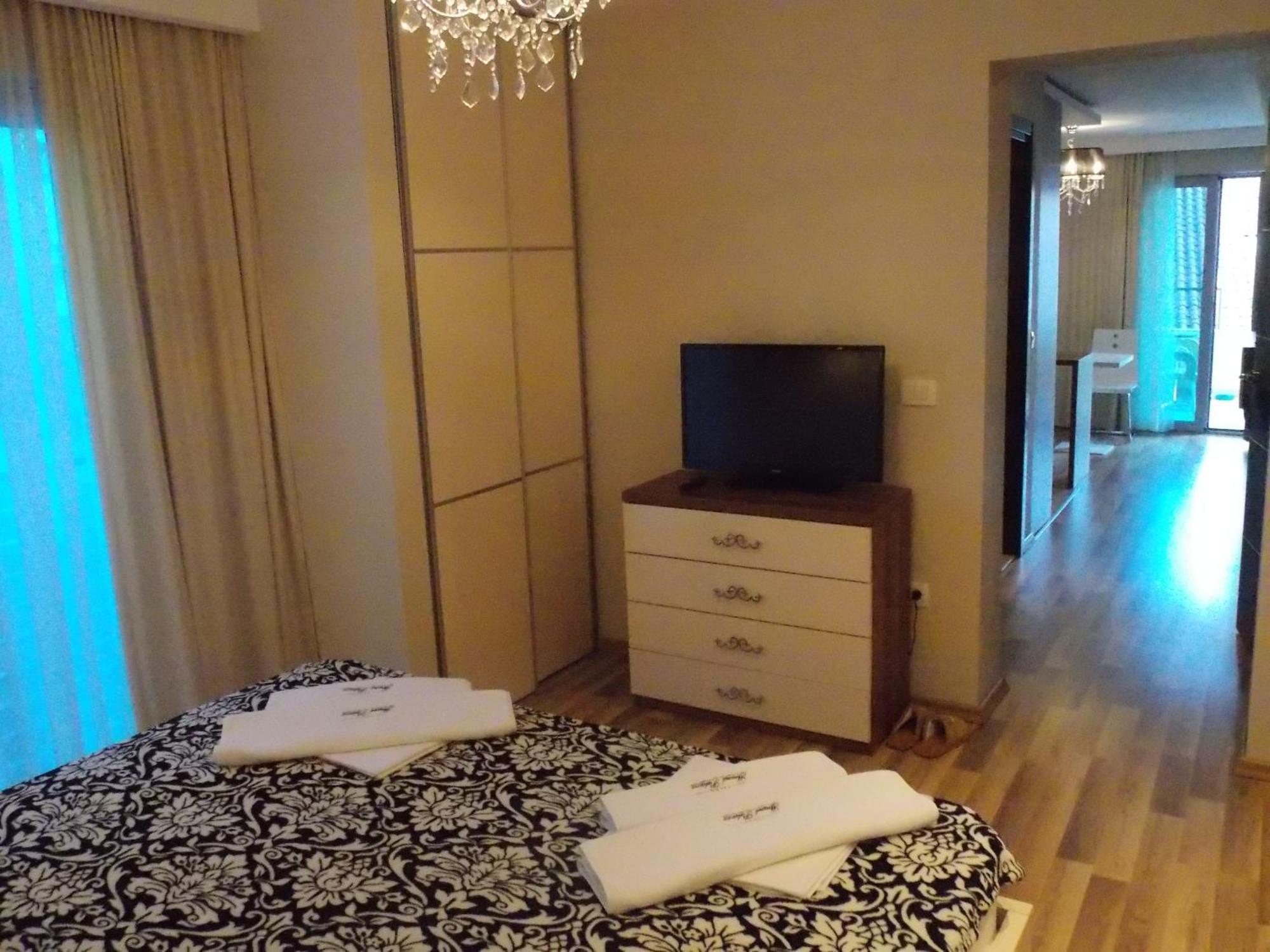Apartments And Rooms Grand Palazzo بودفا المظهر الخارجي الصورة
