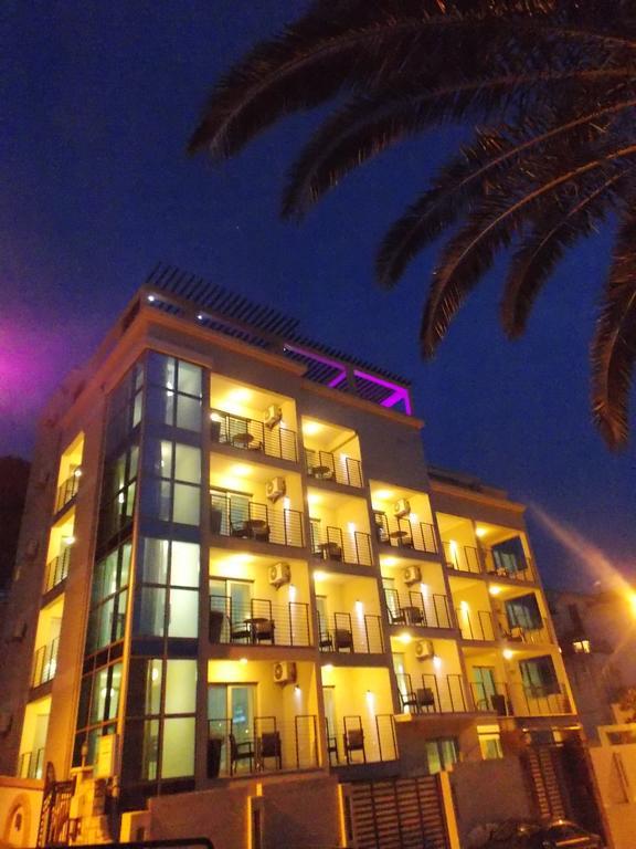 Apartments And Rooms Grand Palazzo بودفا المظهر الخارجي الصورة