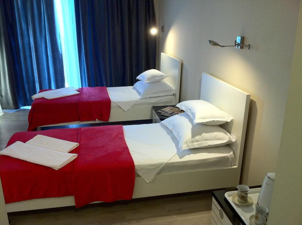 Apartments And Rooms Grand Palazzo بودفا الغرفة الصورة