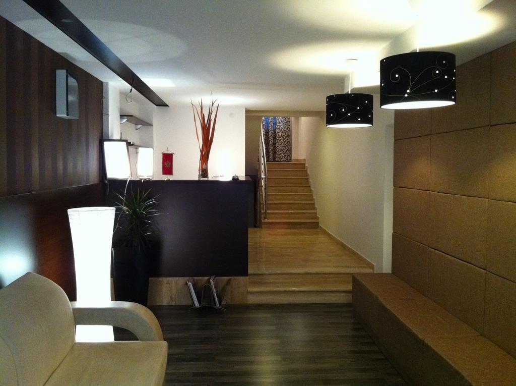 Apartments And Rooms Grand Palazzo بودفا المظهر الخارجي الصورة