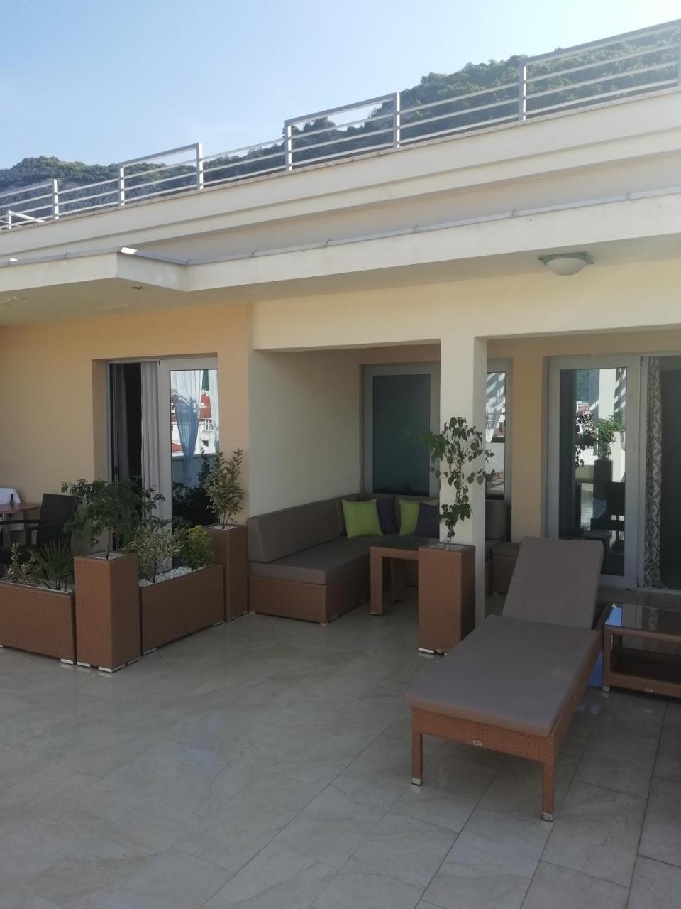 Apartments And Rooms Grand Palazzo بودفا المظهر الخارجي الصورة