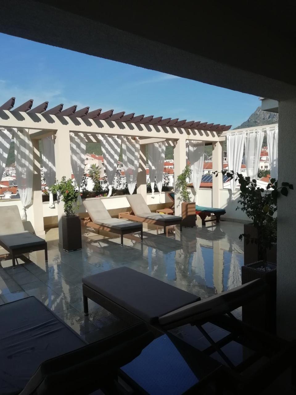Apartments And Rooms Grand Palazzo بودفا المظهر الخارجي الصورة