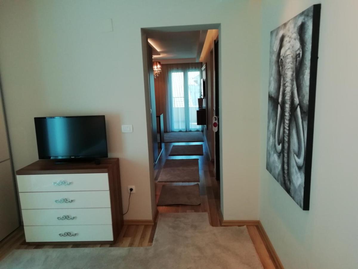 Apartments And Rooms Grand Palazzo بودفا المظهر الخارجي الصورة