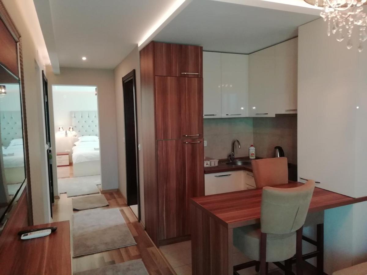 Apartments And Rooms Grand Palazzo بودفا المظهر الخارجي الصورة