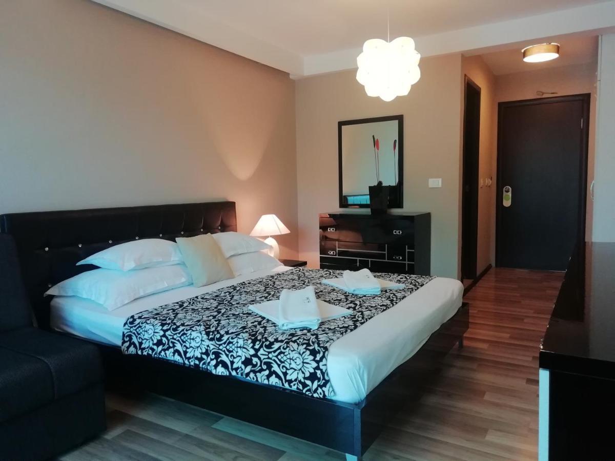 Apartments And Rooms Grand Palazzo بودفا المظهر الخارجي الصورة